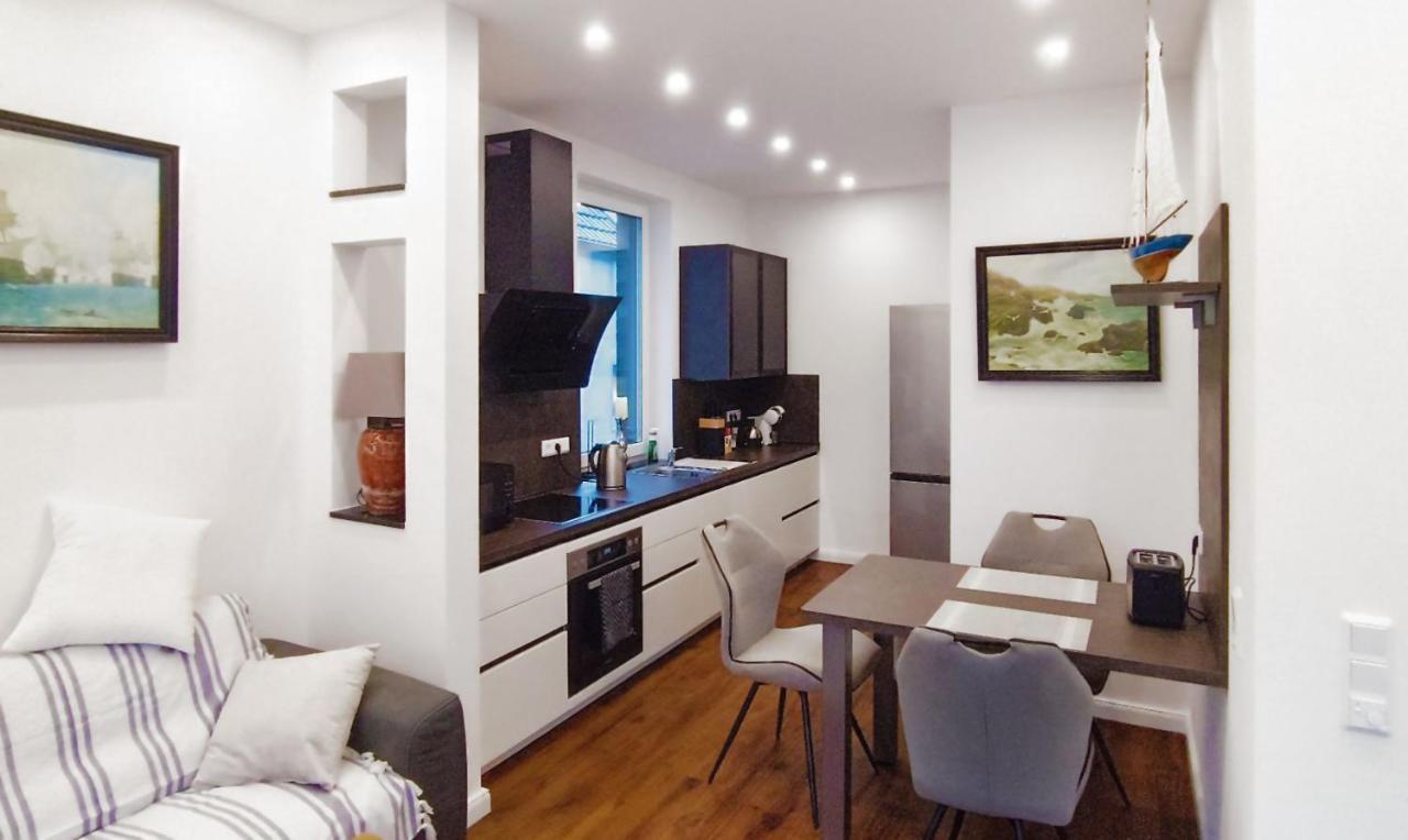 Moderne Direkt Am Kanal / Neubau Apartment